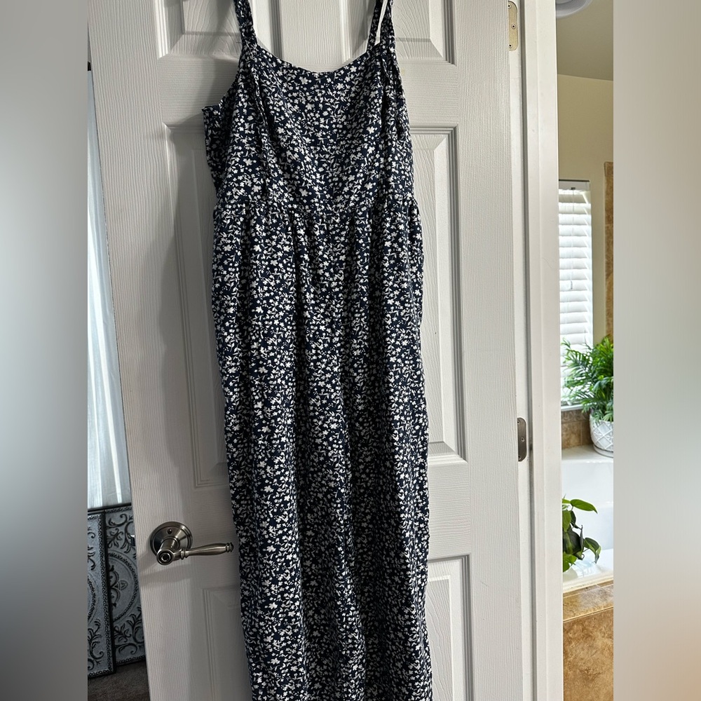 Old Navy jumpsuit with pockets size L